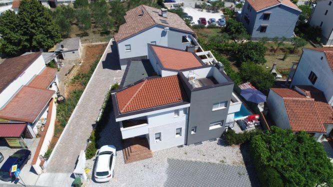 Apartments Peti Pula Buitenkant foto